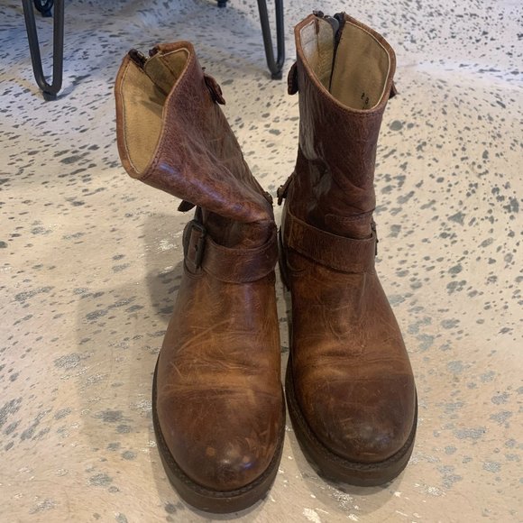 Frye Veronica Short Boots - Picture 5 of 10